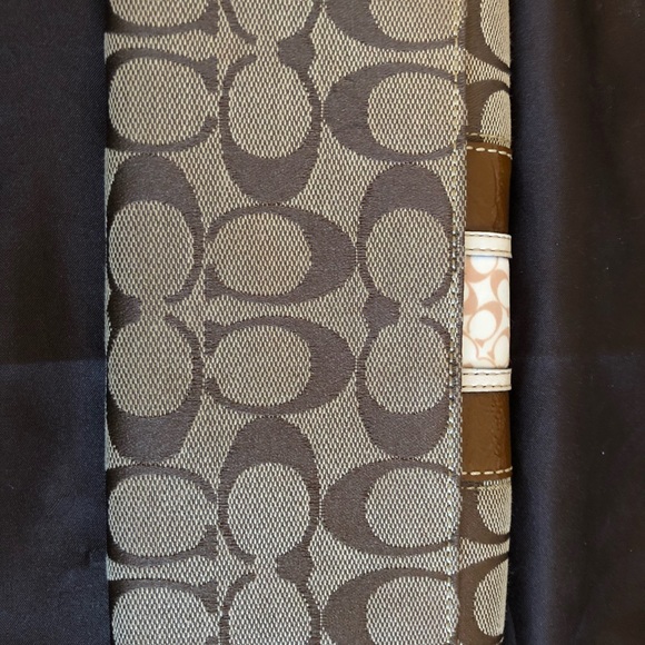 Coach Wallet - Picture 8 of 8